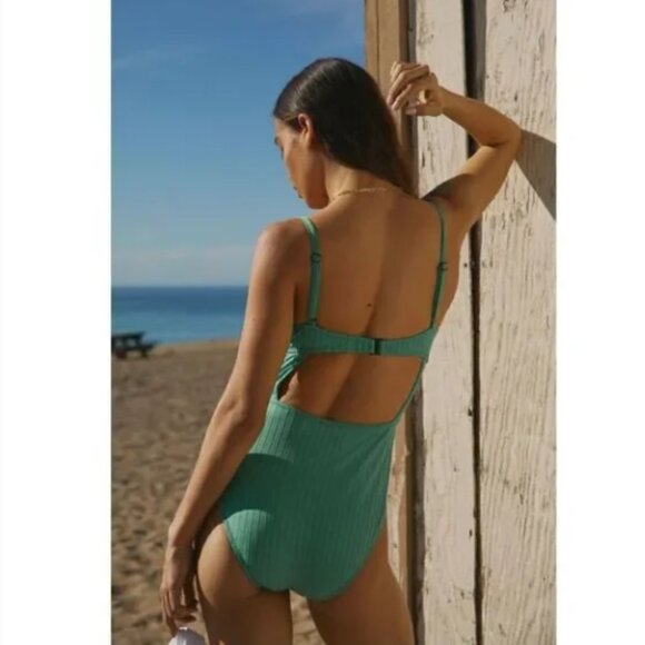 NWT Sanctuary Refresh Rib Splice Banded Mio Cut-Out One-Piece Swimsuit Size M - Picture 2 of 14